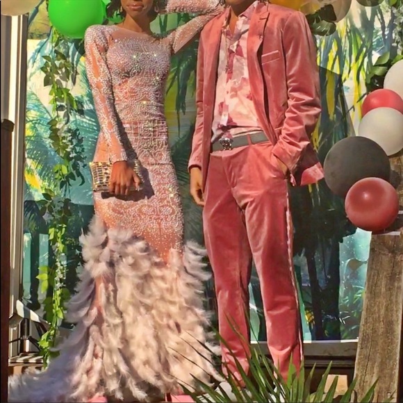 Angel Brinks Dress can be worn for special occasions . - Picture 2 of 4